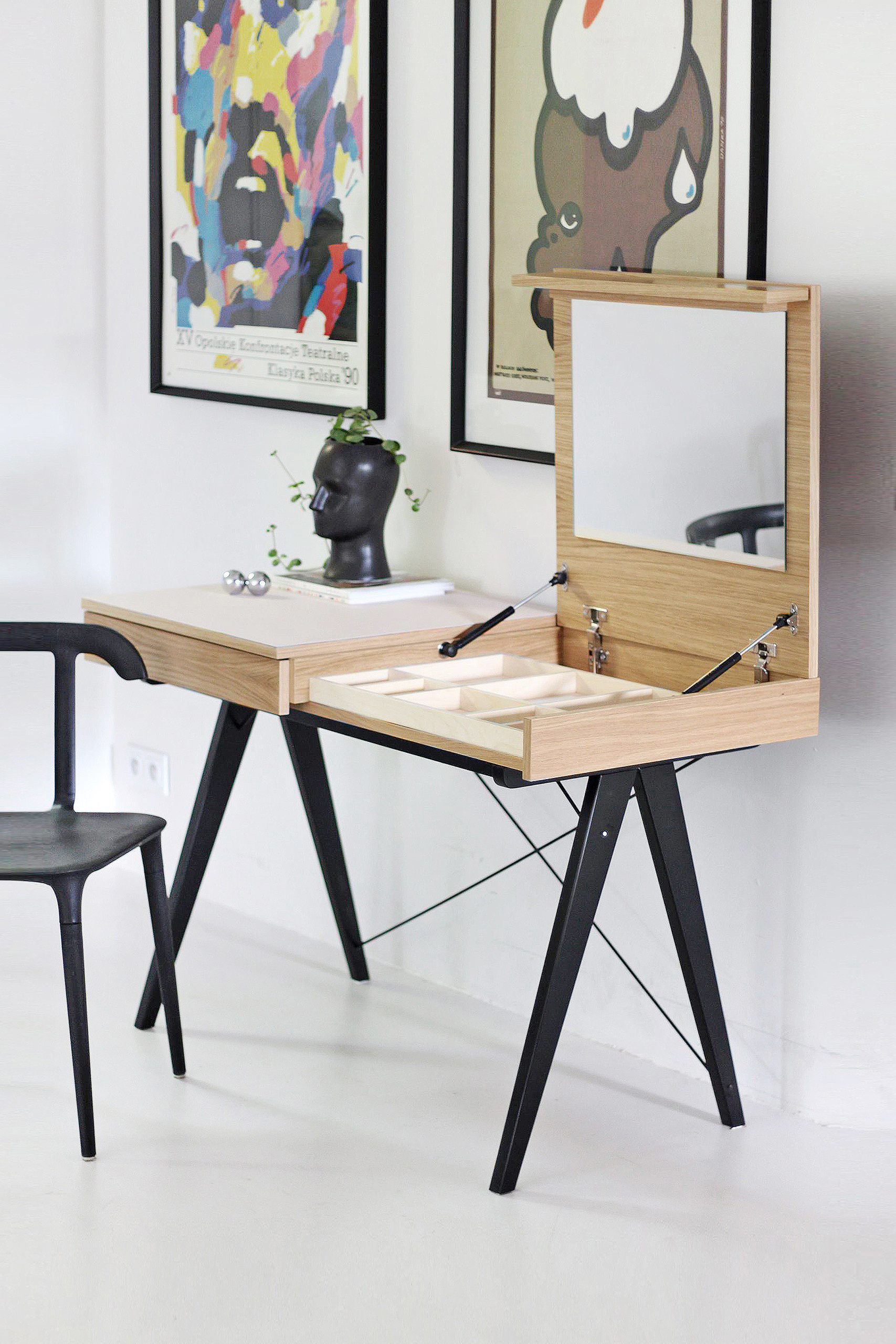 Drewniana toaletka BASIC