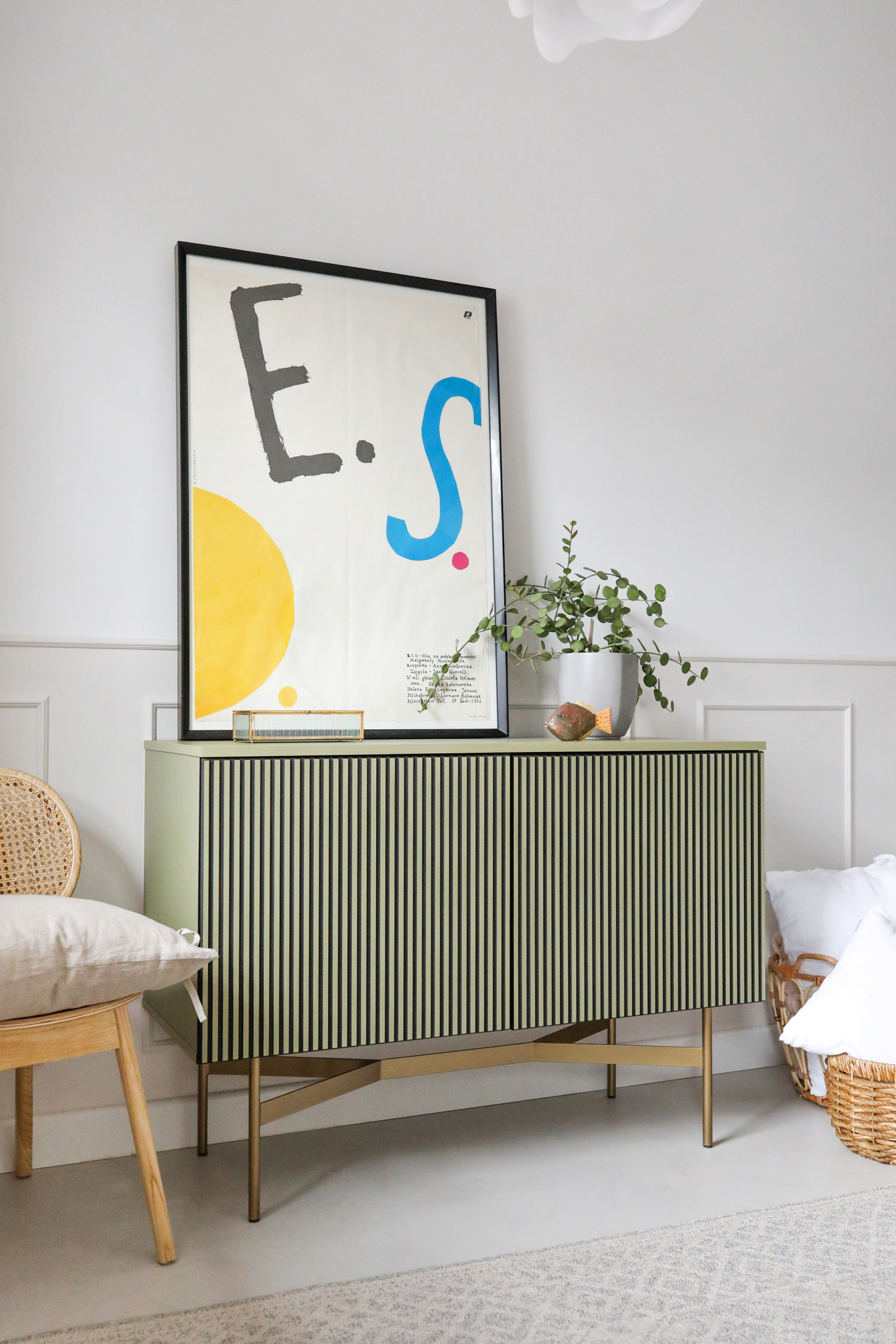 Nowoczesna komoda z frezowanymi lamelami - Bufet LINE