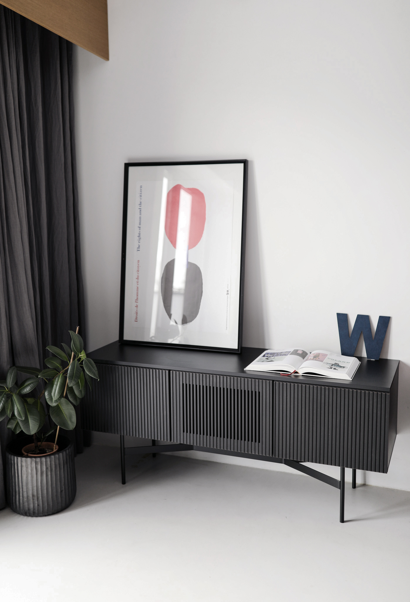 Nowoczesna szafka RTV stojąca LINE