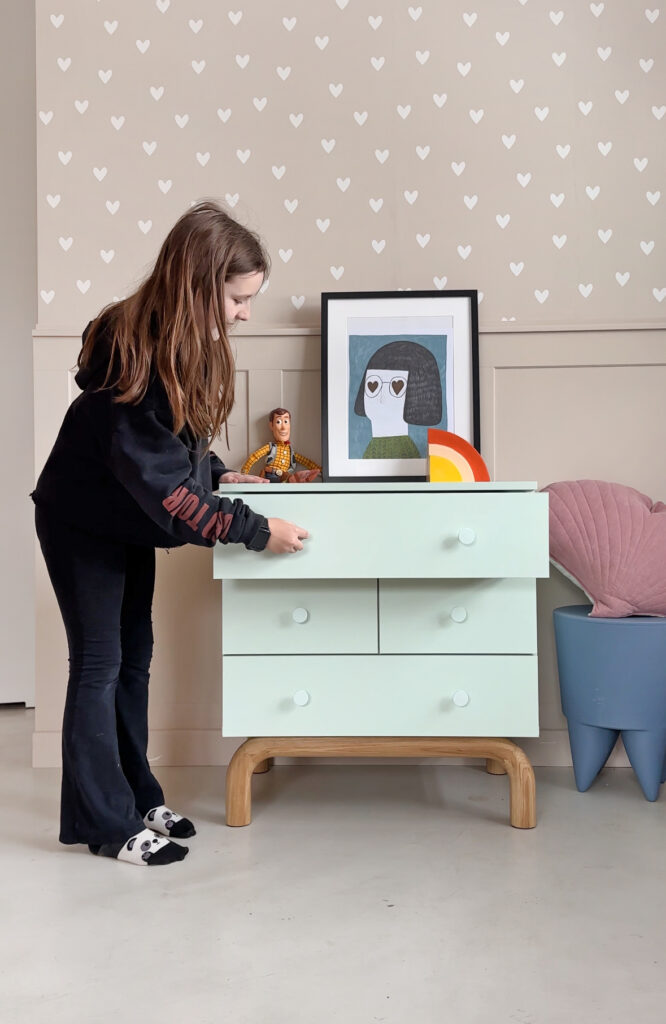 Mała komoda dla dzieci FLOW